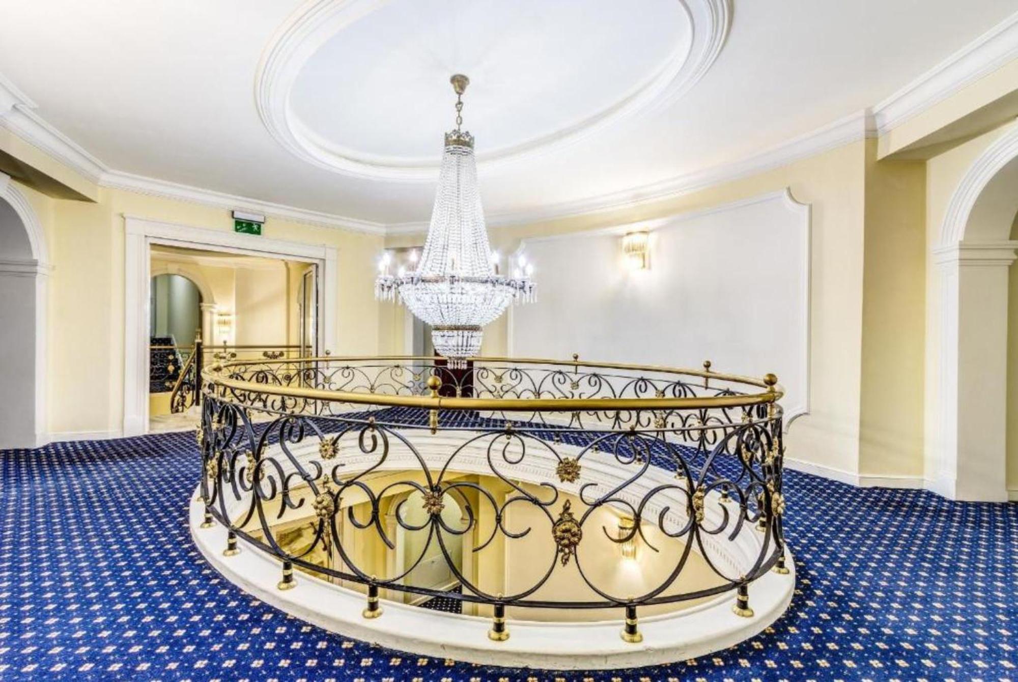 Palacyk Otrebusy Business & Spa Εξωτερικό φωτογραφία