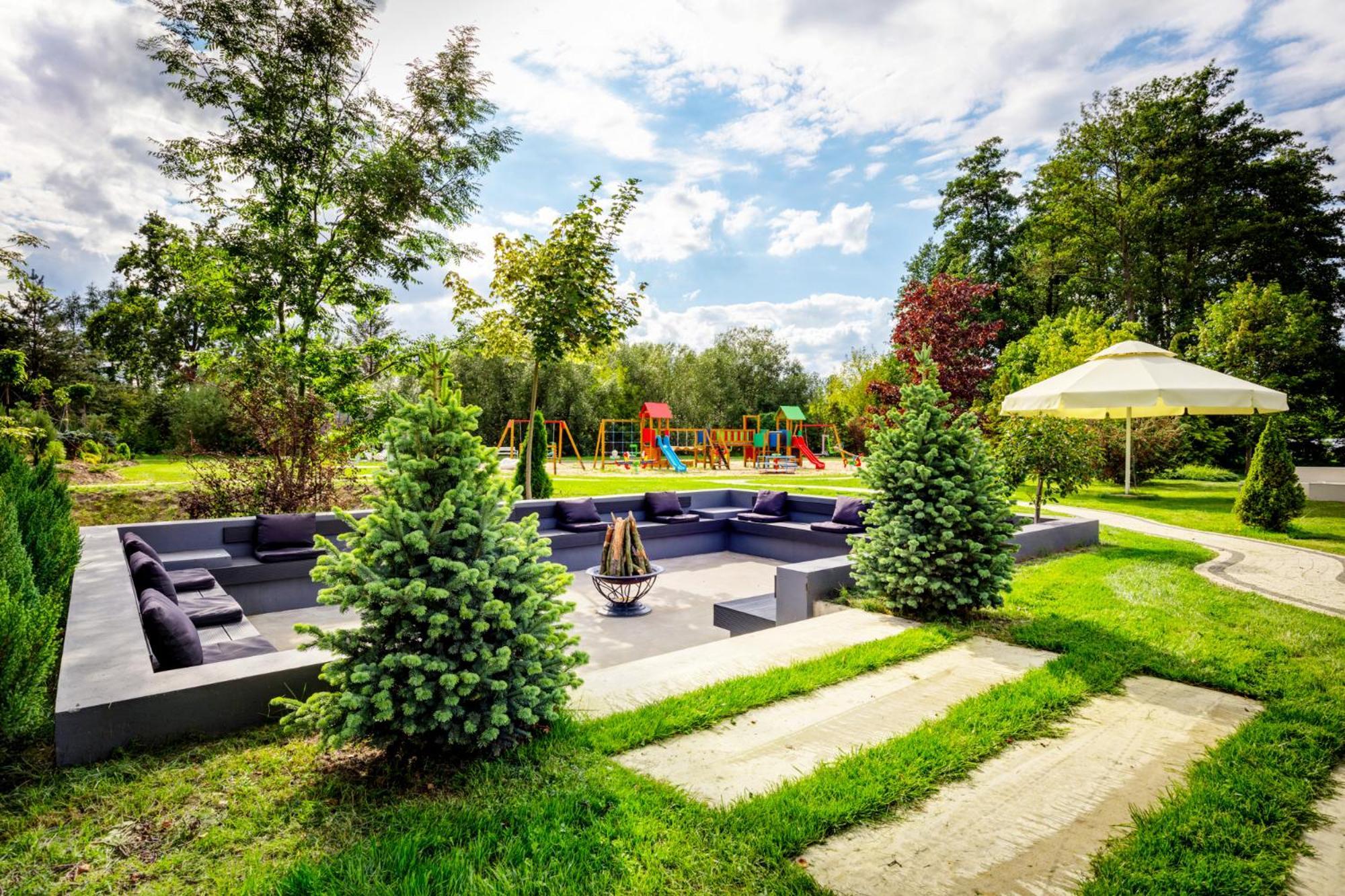 Palacyk Otrebusy Business & Spa Εξωτερικό φωτογραφία